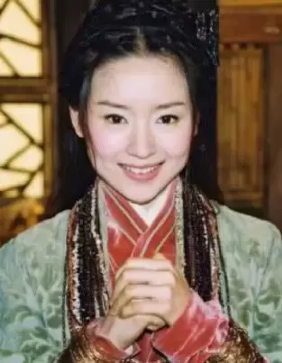 董洁的电影作品有哪些好看(盘点董洁最受好评的十部影视作品)