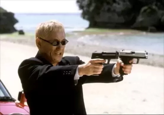 一人饰演二角的电影有哪些(盘点十部值得一看的一人分饰二角电影)