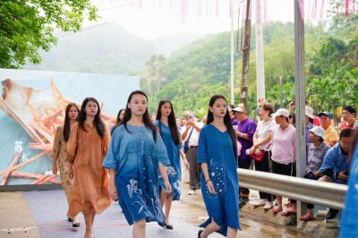 ​探访海南「消碳庄园」：从千年黎锦、植物扎染，到消碳合伙人