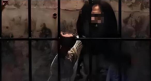 探秘亲生父母为何将女儿关在地窖五年? 2