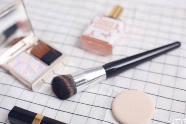 怎样鉴别化妆刷的好坏 怎样选购化妆刷 怎样鉴别化妆刷的好坏 怎样选购化妆刷