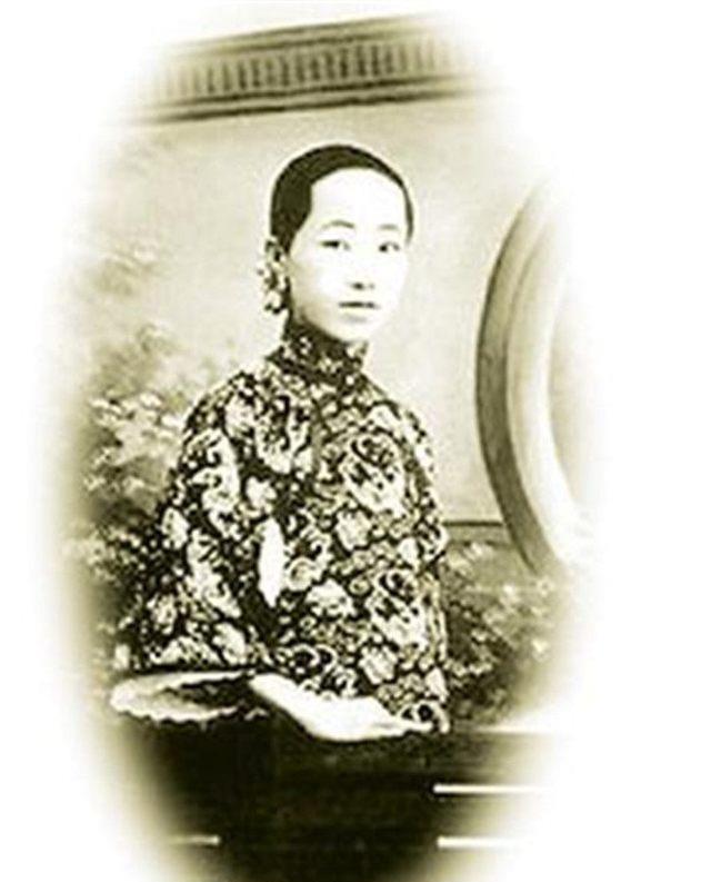 历史老照片：王明华美丽聪慧，玛格丽特高贵美丽，美腿皇后是她