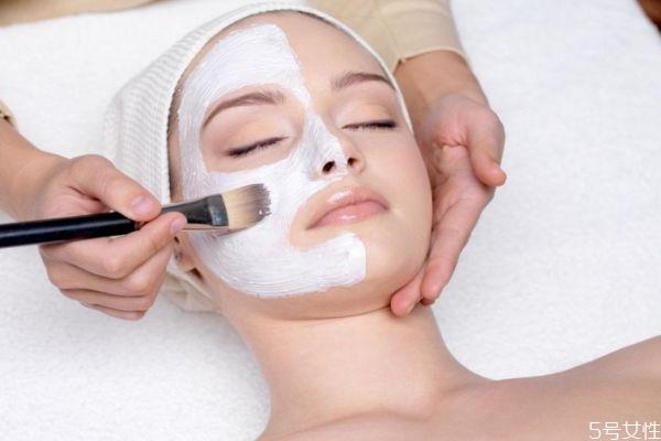 洗脸后可以直接做面膜吗 面膜可以不洗脸直接敷吗 洗脸后可以直接做面膜吗 面膜可以不洗脸直接敷吗