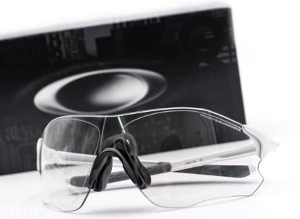 oakley眼镜是什么档次?欧克利眼镜档次介绍 oakley眼镜是什么档次?欧克利眼镜档次介绍