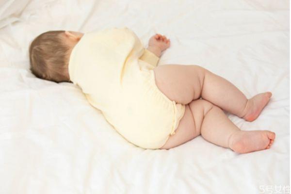 护臀霜可以擦脸吗 护臀霜有必要买吗 护臀霜可以擦脸吗 护臀霜有必要买吗