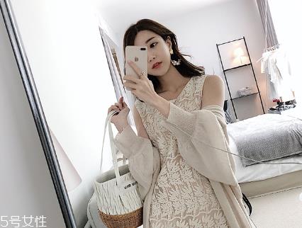 蕾丝和雪纺的区别 两种面料各有特色 蕾丝和雪纺的区别 两种面料各有特色