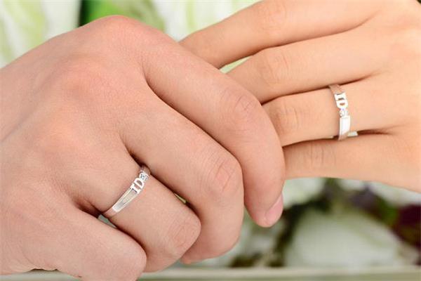 婚戒是男方买还是女方 婚戒是男方买还是互相买 婚戒是男方买还是女方 婚戒是男方买还是互相买