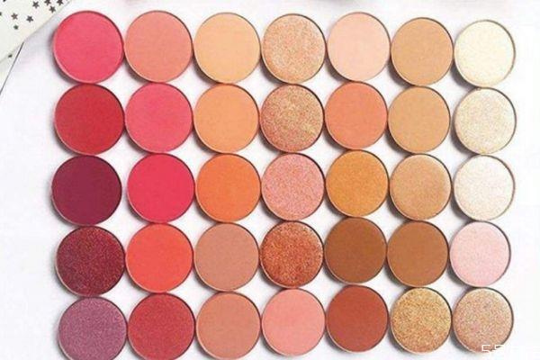 眼影能放冰箱吗 可以放冰箱的化妆品 眼影能放冰箱吗 可以放冰箱的化妆品