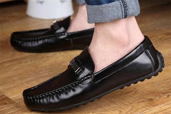 豆豆鞋配什么袜子好看 有这几种选择 豆豆鞋配什么袜子好看 有这几种选择