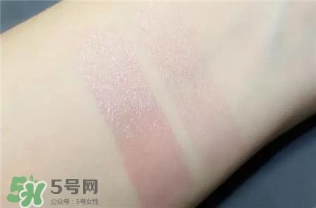 娇兰小黑裙007显色吗?娇兰小黑裙007试色 娇兰小黑裙007显色吗?娇兰小黑裙007试色