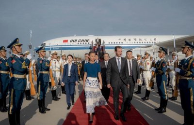 ​中国与叙利亚：战乱中的友谊，沙漠玫瑰的青花瓷长裙引发热议