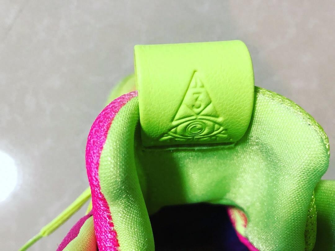 出来都说丑,发售抢成狗!欧文战靴Nike Kyrie 4首发鸳鸯配色图集