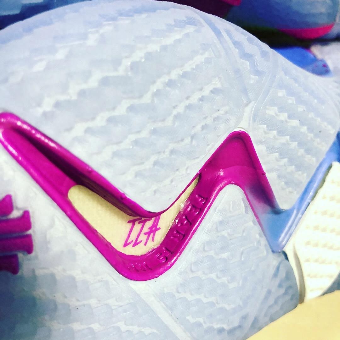 出来都说丑,发售抢成狗!欧文战靴Nike Kyrie 4首发鸳鸯配色图集