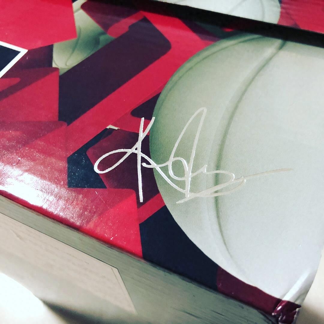 出来都说丑,发售抢成狗!欧文战靴Nike Kyrie 4首发鸳鸯配色图集