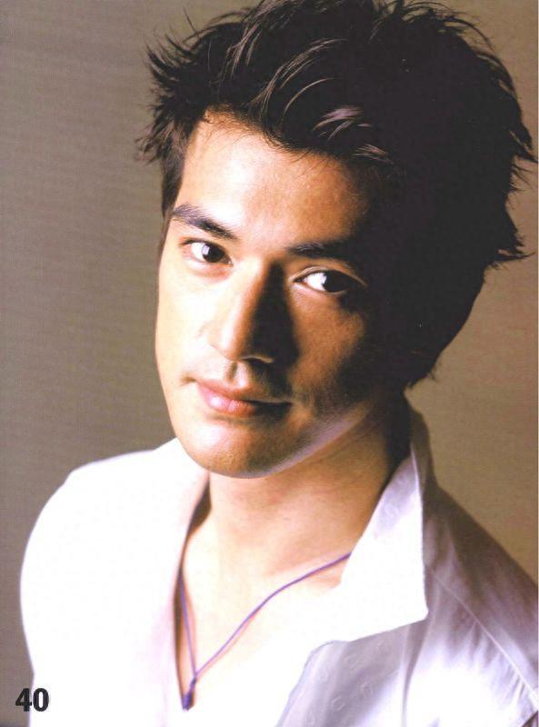 一组老照片,带你看看年轻时颜值逆天的金城武