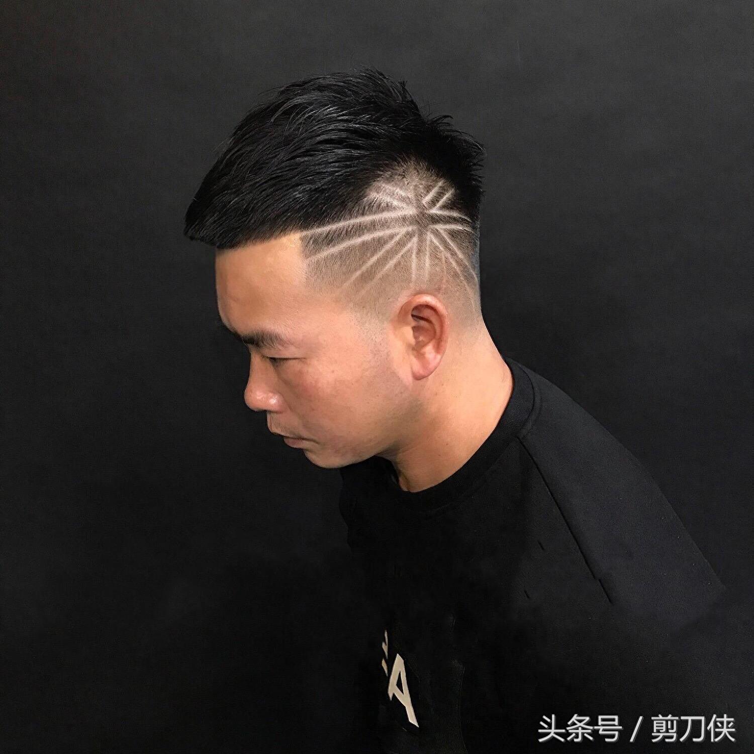 实用不夸张的男士发型刻痕作品