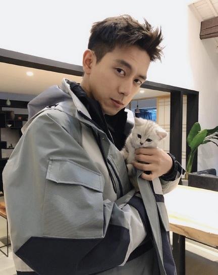 钟楚曦、王紫璇、尚语贤、张乔耳被网友扒出都是李现前女友？