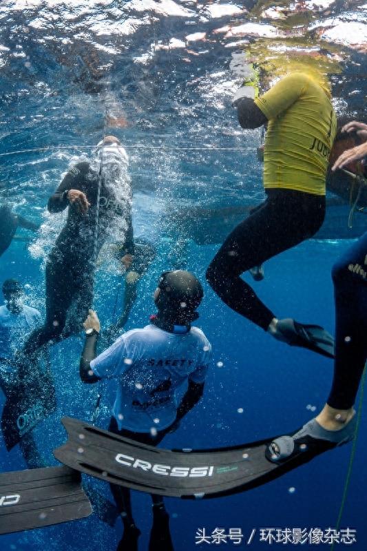 人类自由潜水的极限记录保持者，一口气下潜177米