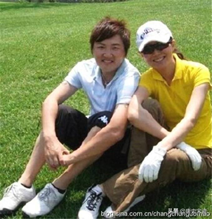 歌手孙楠的现任妻子,你以为颜值和买红妹比如何?