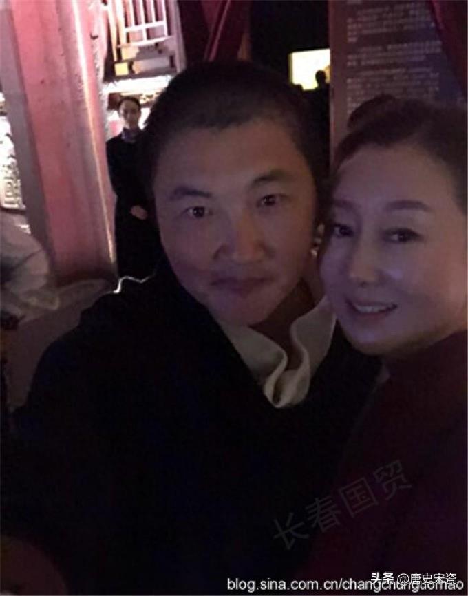 歌手孙楠的现任妻子,你以为颜值和买红妹比如何?