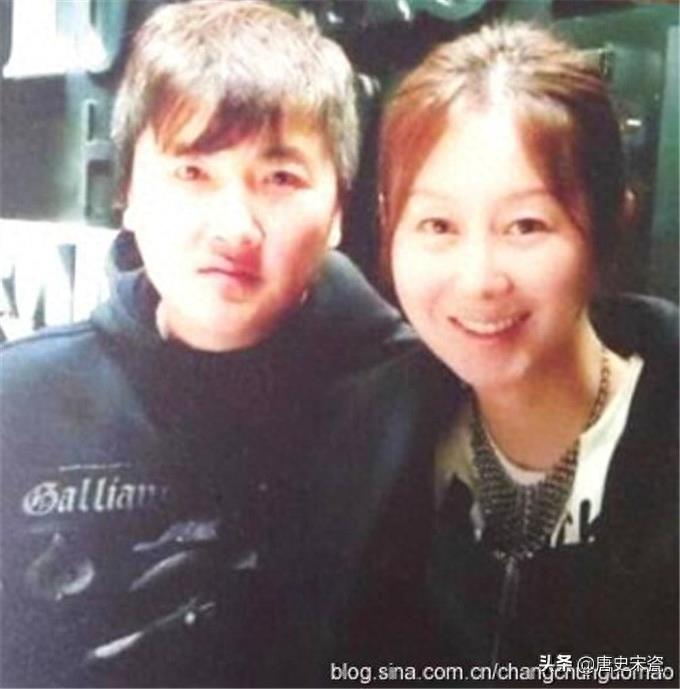 歌手孙楠的现任妻子,你以为颜值和买红妹比如何?