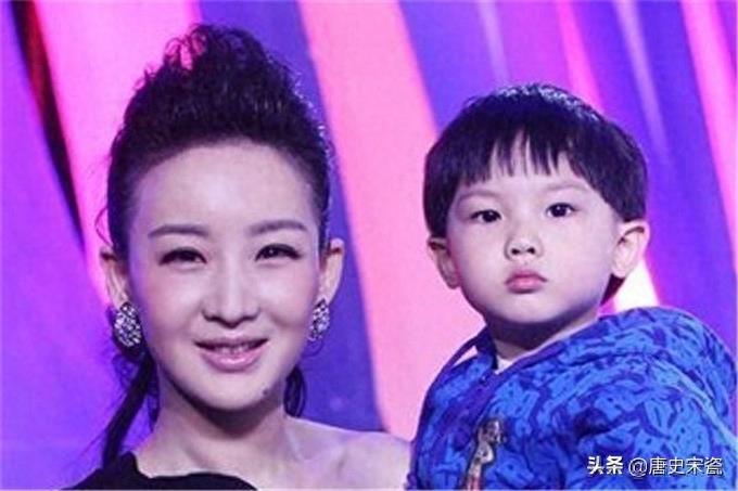 歌手孙楠的现任妻子,你以为颜值和买红妹比如何?