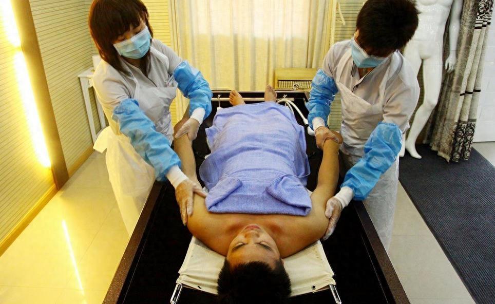 图揭神秘职业者：入殓师