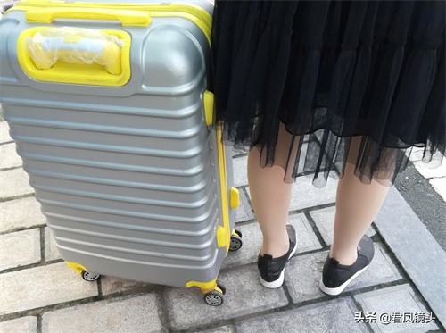 人间百态趣图荟萃：妈妈累了 生活需要搀扶