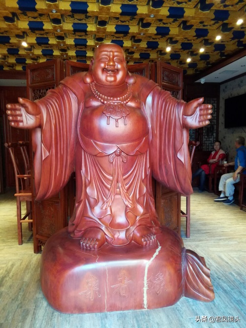 人间百态趣图荟萃：妈妈累了 生活需要搀扶