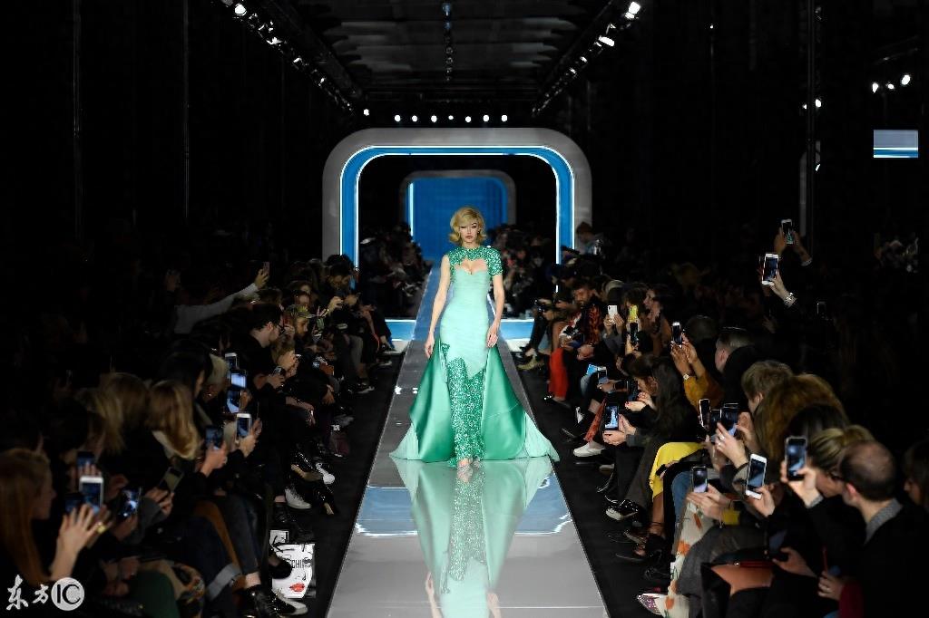 米兰时装周 ,走进意大利大品牌莫斯奇诺