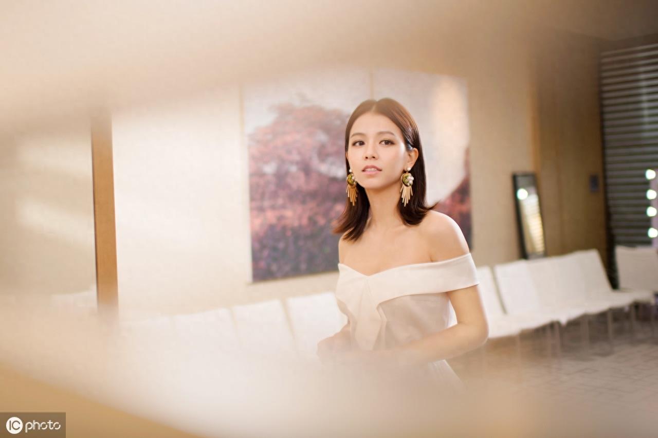 《我的少女时代》清纯可爱，却因长得丑被吐槽，打扮一下美成这样