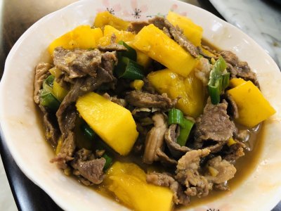 ​「菠萝牛肉」的做法+配方，这样做酸甜爽口的菠萝牛肉太好吃了