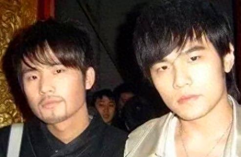 7位明星和替身演员合影，最后一位替身颜值不输本尊！