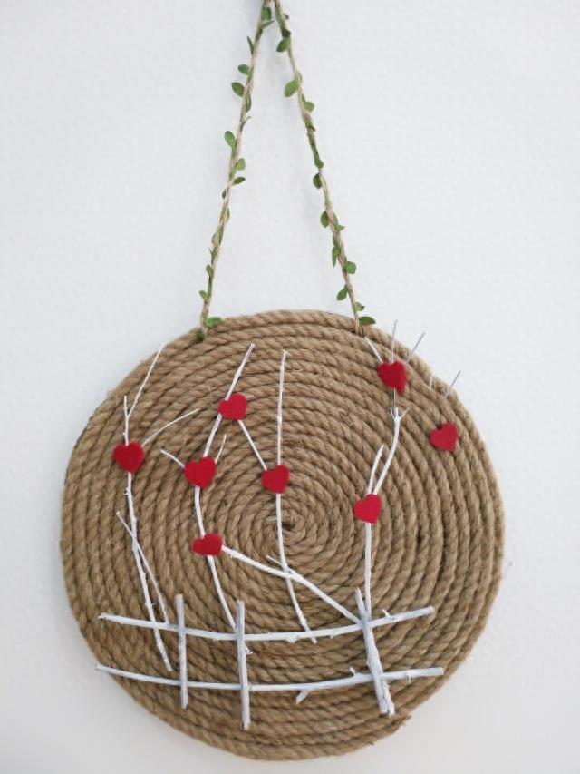 简简单单的麻绳就可以把墙面布置的这么漂亮，你肯定用得着，收藏