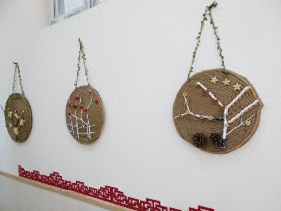 简简单单的麻绳就可以把墙面布置的这么漂亮，你肯定用得着，收藏