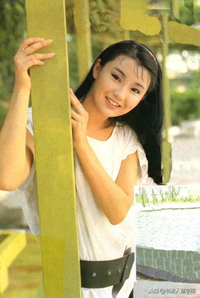 惊鸿一瞥，浪漫旖旎不可方物，一代女星张曼玉15张老照片欣赏