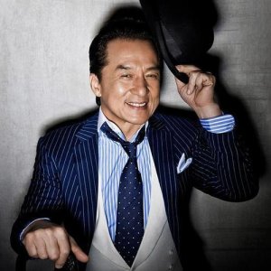 ​66岁的成龙首次承认出轨、家暴、流连风月场所：我真是个混蛋