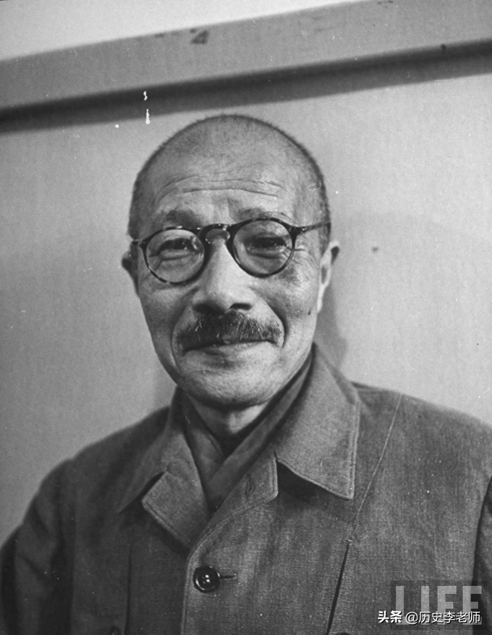 战争狂魔东条英机伏法全过程：临死前双腿颤抖，图9被绞死的瞬间