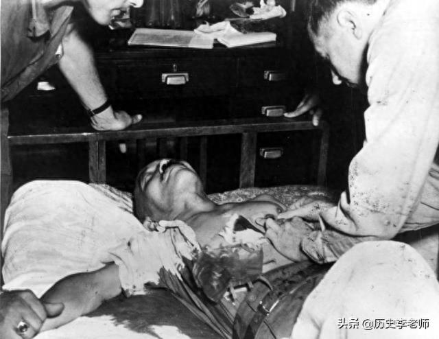 战争狂魔东条英机伏法全过程：临死前双腿颤抖，图9被绞死的瞬间