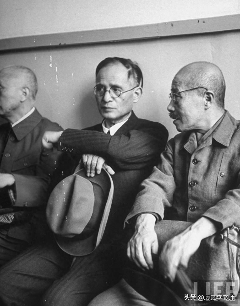 战争狂魔东条英机伏法全过程：临死前双腿颤抖，图9被绞死的瞬间