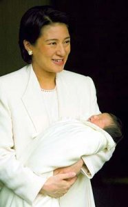 ​图解爱子公主的成长历程：从萌娃到纸片人她经历了什么？