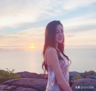 ​迪丽热巴头像图片 唯美夕阳背影侧颜头像