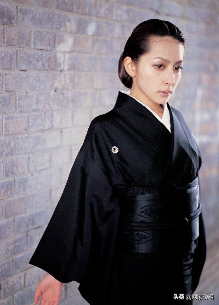 奥菜惠，写真，干净知性的美