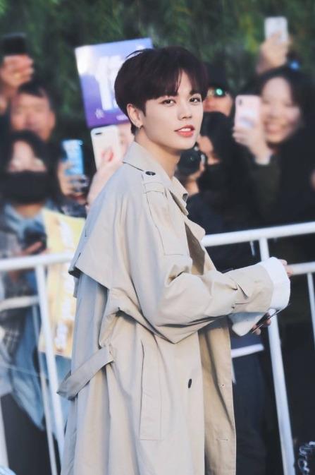 组图：偶像新人林彦俊