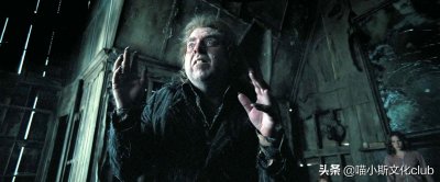 ​哈利波特：小矮星彼得的背叛，或许源自于他习惯性的“抱大腿”