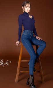 ​腐团儿的美貌值得土豪刷榜吗？路人镜头下的她，身材太真实了