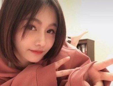 ​MISS晒十年前照片，网友：那时的她的确是个网瘾少女！