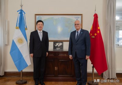 ​阿根廷国防部的两幅地图