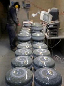 ​比赛用冰壶单只售价1万多元，我国依赖进口，难道我们造不出来？