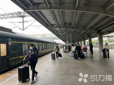 ​河南郑州节后首趟终到昆山临客抵达 370余名务工人员今晨顺利返回